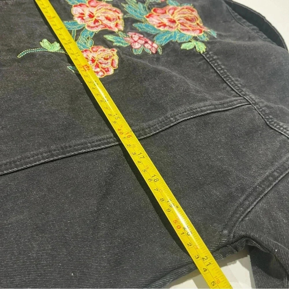 Dark Wash Denim Cropped Jean Jacket Embroidered Back Design Flowers Medium Women - Picture 6 of 6